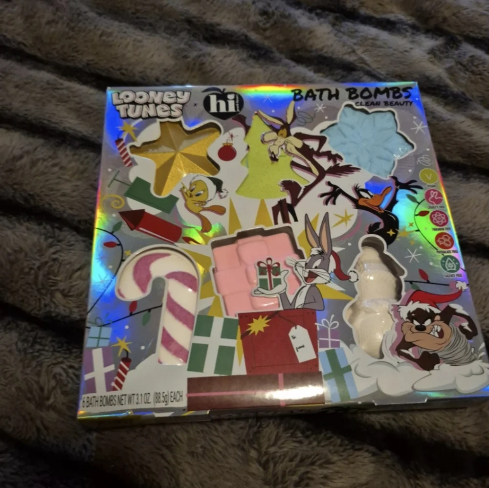 LOONEY TUNES BATH BOMB SET